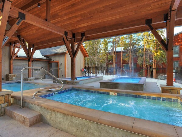 Ulkouima-allas, lämmitetty uima-allas