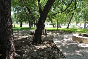 Property grounds - Greer's Casa de Frio - sleep 12 - "Exclusive Riverfront" @VacationFrioRiver (Concan)