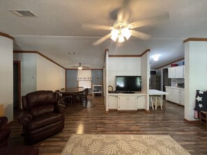 Smart TV, fireplace - Greer's Casa de Frio - sleep 12 - "Exclusive Riverfront" @VacationFrioRiver (Concan)