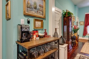 Interior - Apt #3 - Historic Apt Downtown by Riverwalk, Pearl Brewery, Ft. Sam & Trinity  (San Antonio)