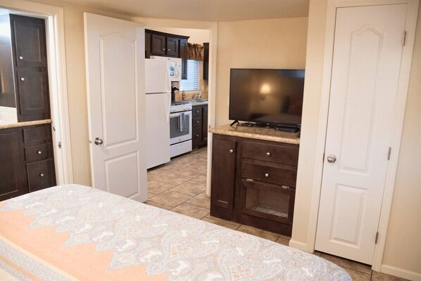 1 bedroom, travel cot, free WiFi, bed sheets