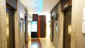 Gambar tidak terklasifikasi, 4 dari 84, tombol