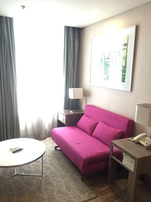 Condo, 1 quarto (Type A) | Área de estar | TV LED