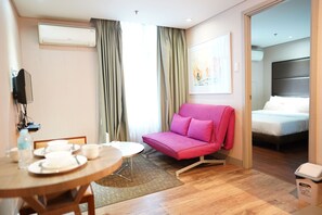 Condo, 1 quarto (Type B) | Área de estar | TV LED