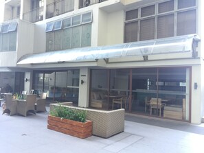 Business center - Serena's Suite Makati Ave (Makati)