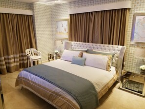 4 quartos, individualmente decorados, individualmente mobiliados