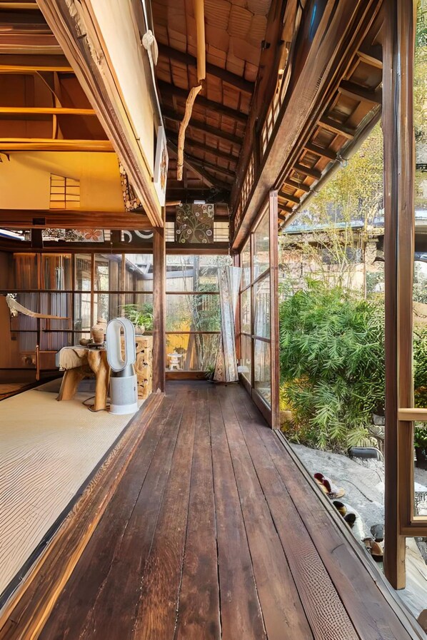 Japanese garden - Kominka Mitsuhama Ryokan (Matsuyama)