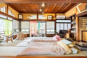 Suite Premium, vistas al jardín | 1 dormitorio, edredones de plumas, caja fuerte y decoración individual