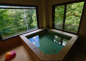 Indoor spa tub