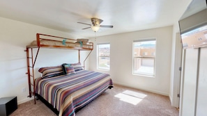 2 bedrooms, desk, iron/ironing board, free WiFi