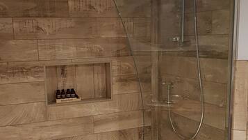 Deluxe Double Room, 1 King Bed, Ensuite (Lotus) | Bathroom shower