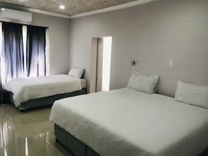 Family Room | Iron/ironing board, free WiFi, bed sheets