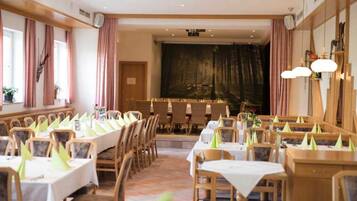 Banquet hall