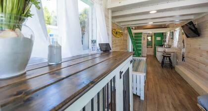 Green Lifeguard Stand- tout neuf avec WiFi gratuit!