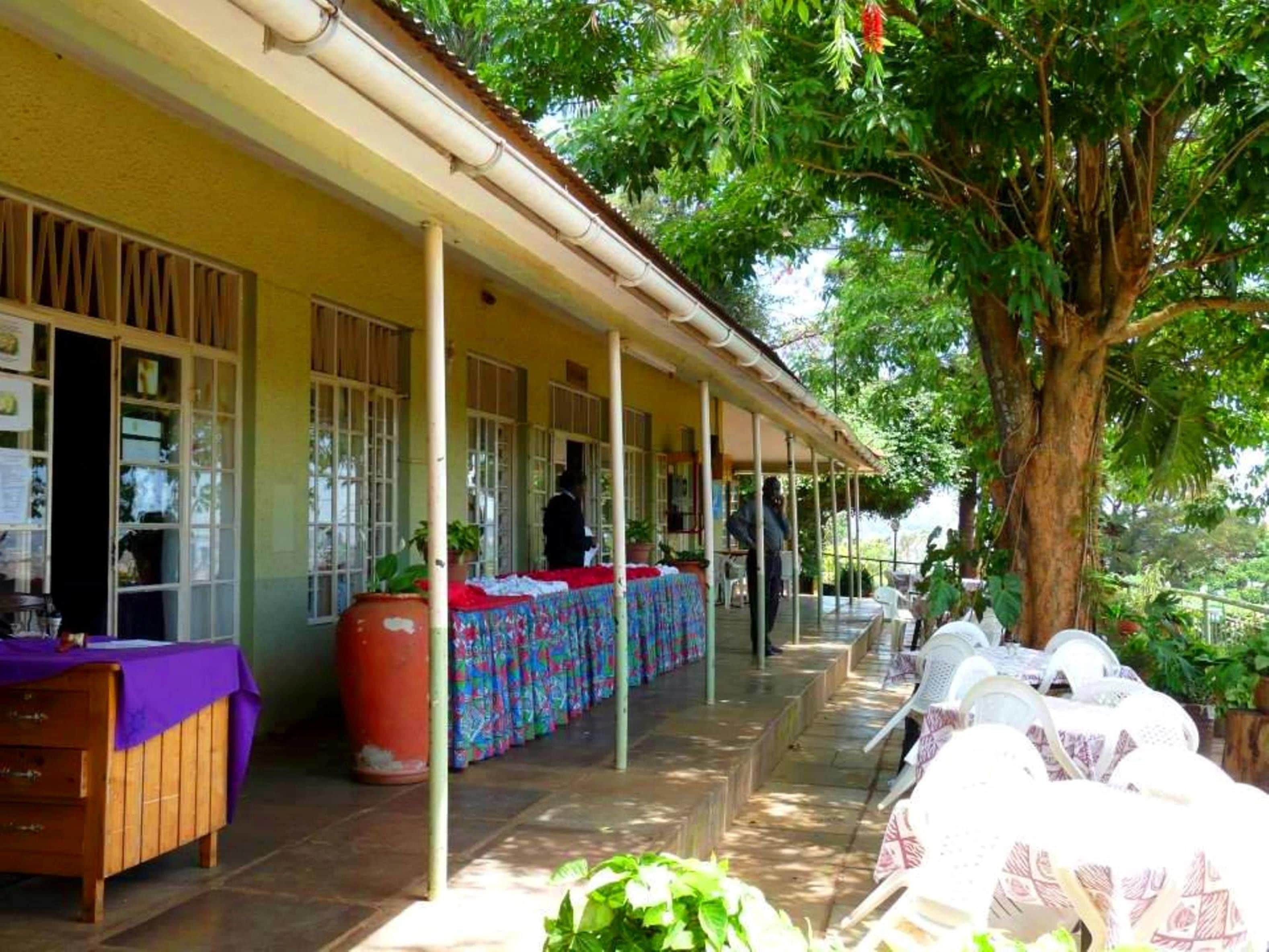 Breakfast, lunch, dinner served; local and international cuisine 