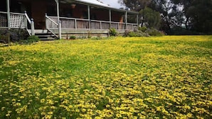 Family House | Garden view - Dalmere Estate (Sunbury)