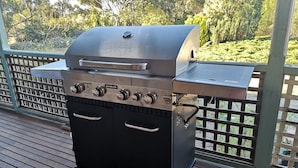 BBQ/picnic area - Dalmere Estate (Sunbury)