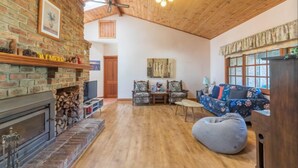 Family House | Living area - Dalmere Estate (Sunbury)