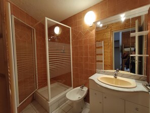 Bathroom - Ski-in studio with private parking and pets allowed (Montgenèvre)