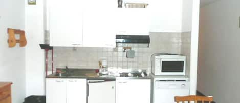 Fridge, microwave, dishwasher