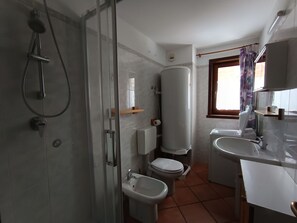 Bathroom - Apartment centrally located near slopes, pets allowed, parking included (Montgenèvre)