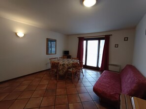 Dining - Apartment centrally located near slopes, pets allowed, parking included (Montgenèvre)