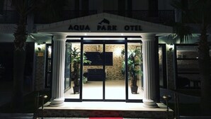 Front of property – evening/night - Karasu Aqua Park Otel (Karasu)