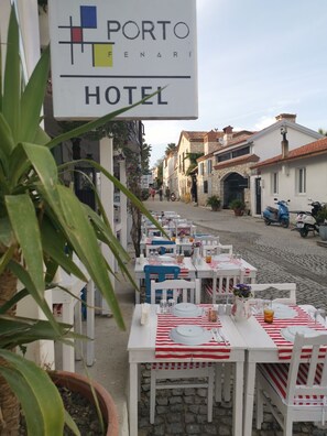 Front of property - Porto Fenari Butik Otel (Cesme)
