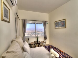 1 bedroom, individually decorated, individually furnished, desk - Amazing Galilee View (Safed)