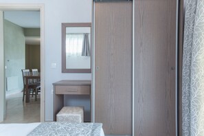 家庭公寓, 2 間臥室, 吸煙房 | 2 間臥室、遮光布/窗簾、隔音、熨斗/熨衣板