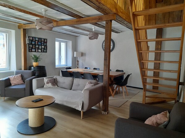 Interior - Large winegrower's house with character! In the heart of Alsace's vineyards(+190 m²) (Pfaffenheim)