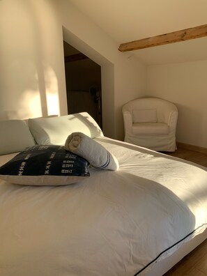 5 bedrooms, iron/ironing board, travel cot, free WiFi - Superb villa overlooking the bay, panoramic sea view, swimming pool, beach 5min (Saint-Cyr-Sur-Mer)