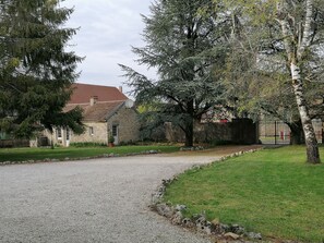Property grounds - Character house 18 ° century "Les Cédres" (Andelot-Blancheville)