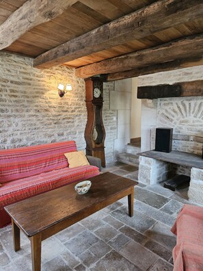 TV, fireplace, DVD player, table tennis