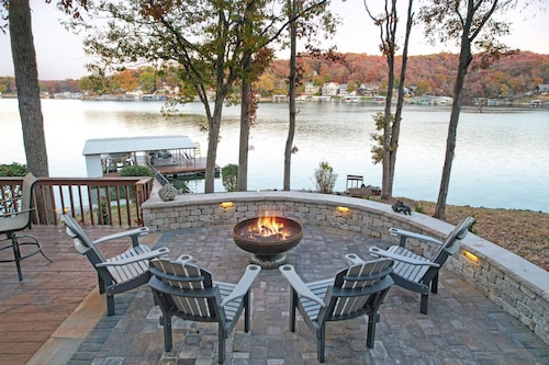 Conveniently Located Lakefront Home - Gorgeous Views - Privacy - Dock In Cove