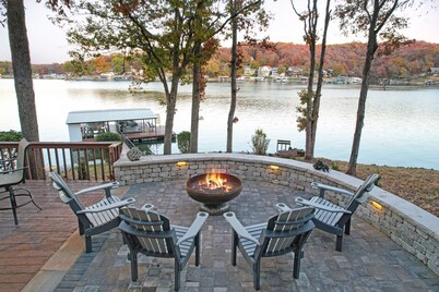 Conveniently Located Lakefront Home - Gorgeous Views - Privacy - Dock In Cove