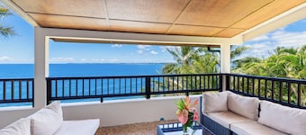 Absolute Oceanfront in Hilo! Read our Reviews!