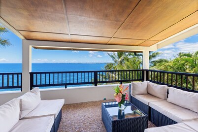 Absolute Oceanfront in Hilo! Read our Reviews! AC