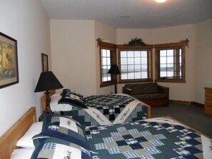 4 chambres, fer et planche à repasser, Wi-Fi gratuit, draps fournis