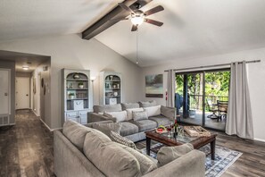 Smart TV, fireplace, DVD player, books