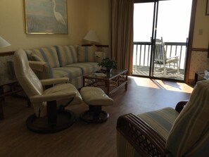 Living area - OCEAN FRONT  Condo Surfwatch II number 401 (Surfside Beach)