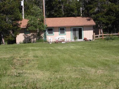 Book Today!  Spectacular Mountain Views!