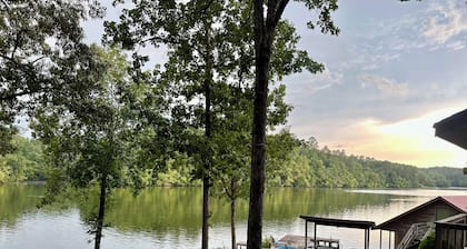 Lapsiystävällinen Lake House