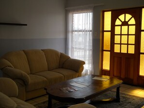 Living area - Noble Hearts Bed and Breakfast (Maseru)