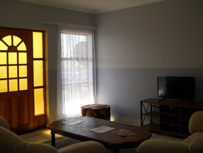 Standard Double Room | Living room