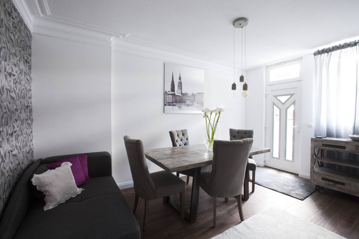 Apartment (B) | Living area | Smart TV