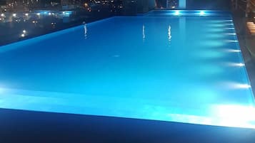 Infinity pool