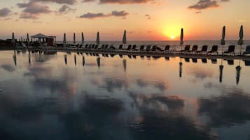 2 piscinas al aire libre