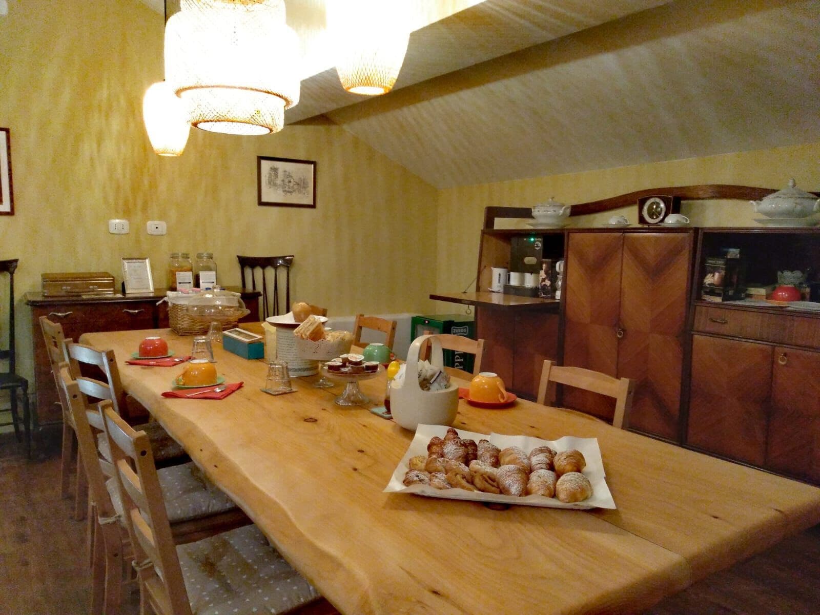 Colazione a buffet a pagamento, servita tutte le mattine 