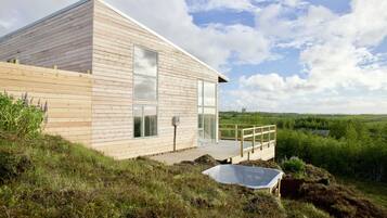 Tina de hidromasaje al aire libre